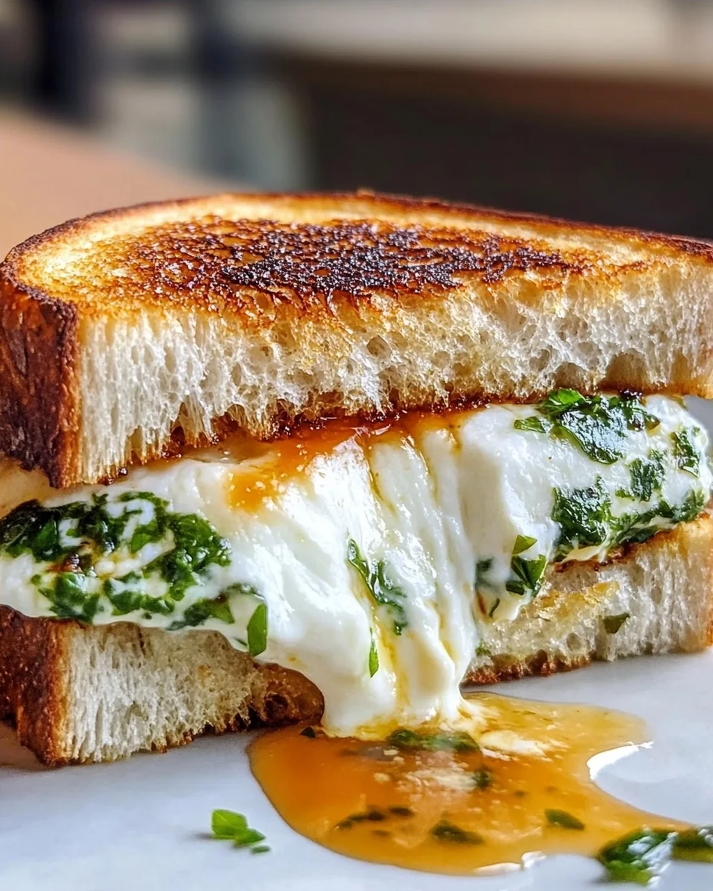 Melty Burrata Grilled Cheese Sandwich – Ein Genuss für Käseliebhaber!
